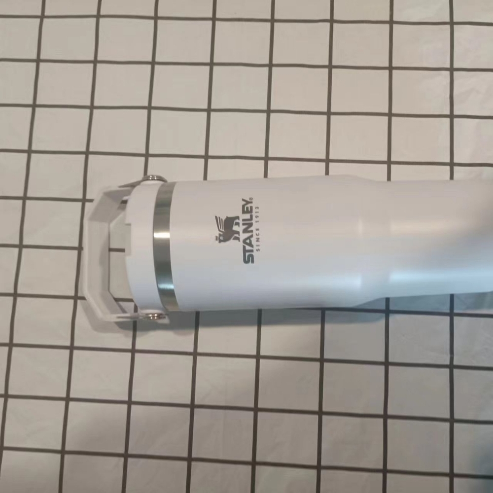 Stanley Flip Straw Tumbler 30oz 887mL White NWT - Picture 3 of 5